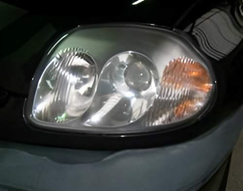 Phare automobile Nantes