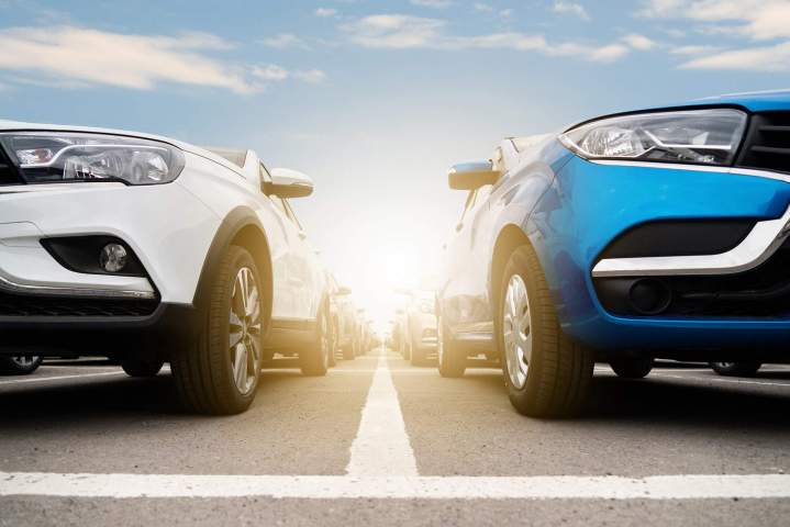 Vente de véhicules neufs et d'occasion sélectionnés.